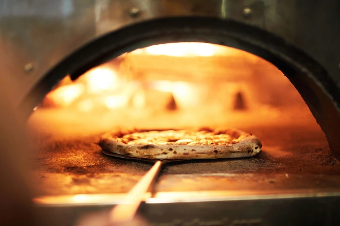 perfecte Napoletaanse pizza met een knapperige, luchtige korst