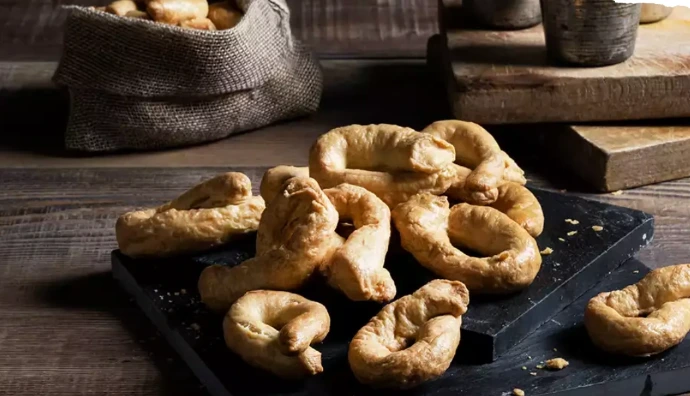 Knapperige traditionele Taralli Pugliesi ringetjes uit Zuid-Italië met olijfolie kelvini Italian Artisan